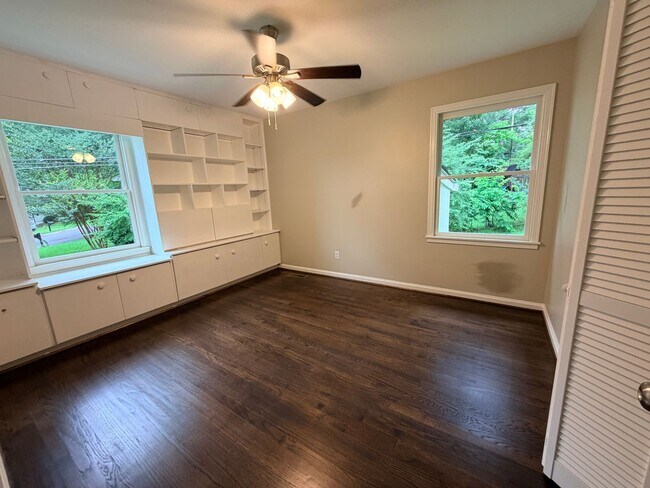 Building Photo - Fully Remodeled in the Heart of West Homewood - Welcome Home