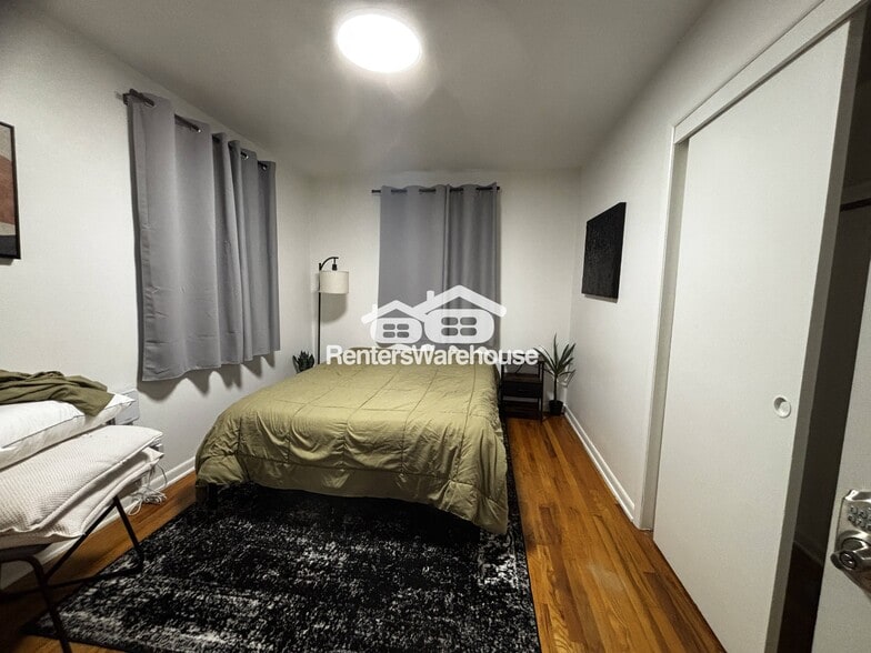 Building Photo - 2816 Vine St