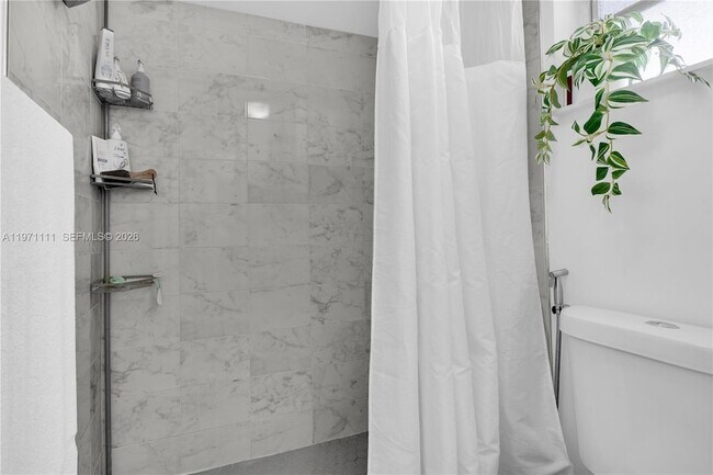 Building Photo - 830 NW 87th Ave