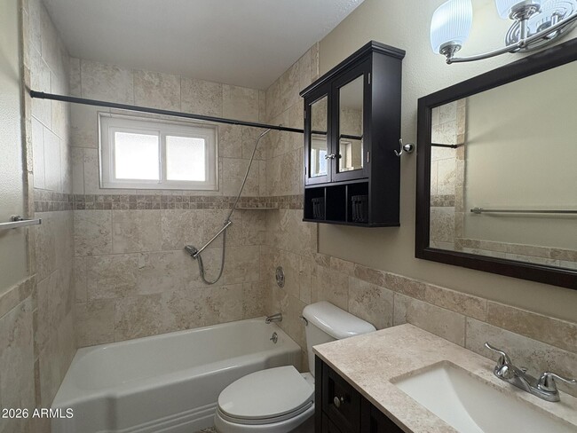 Building Photo - 11418 N 109th Ave