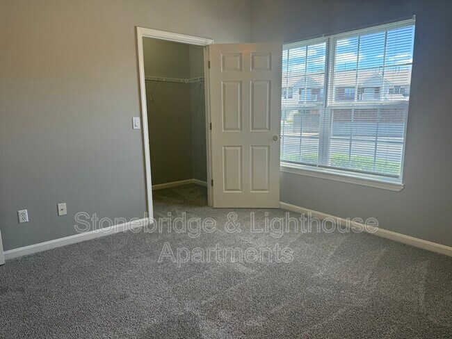 Building Photo - 3115 Lighthouse Dr