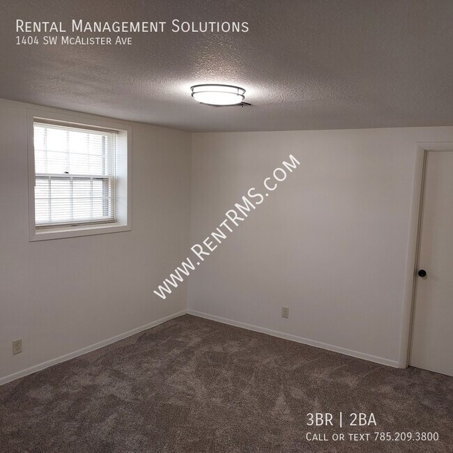 Building Photo - 1404 SW McAlister Ave