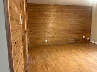 Building Photo - 629 Forest Lake Dr N