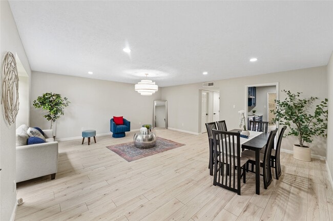 Building Photo - 9425 Fondren Rd