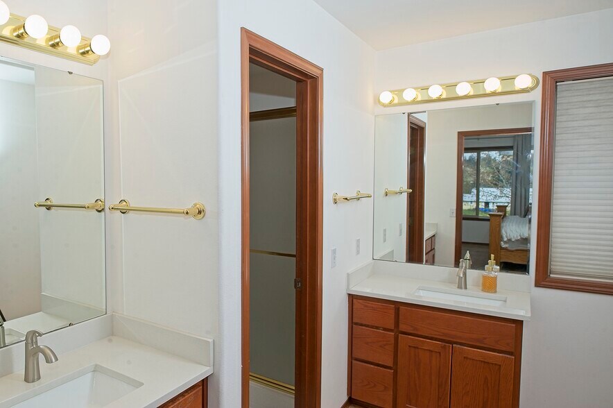 Building Photo - 11802 74th Ave E