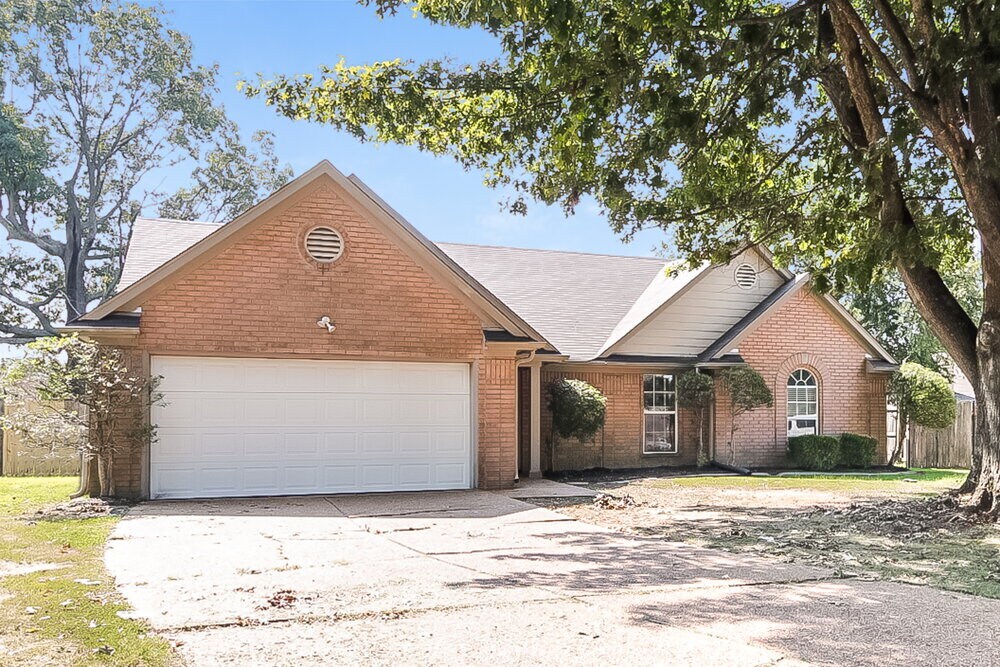 Building Photo - 1805 Steeplechase Cove