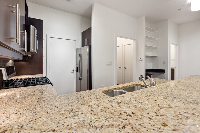 Building Photo - 870 Inman Vlg Pkwy NE