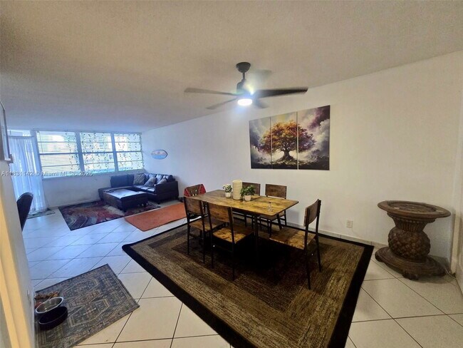 Building Photo - 6770 Indian Creek Dr