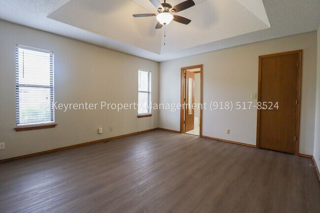 Building Photo - Recently Updated 3 Bed 2.5 Bath in Bixby - Move in Ready!