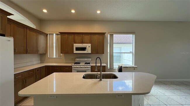 Building Photo - 112 Cello St
