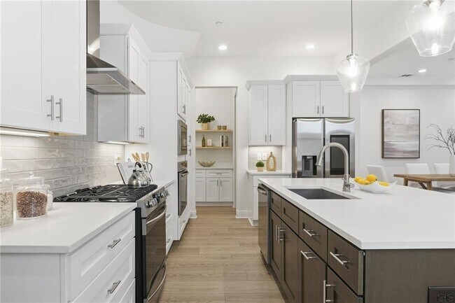 Building Photo - 110 Via Roma