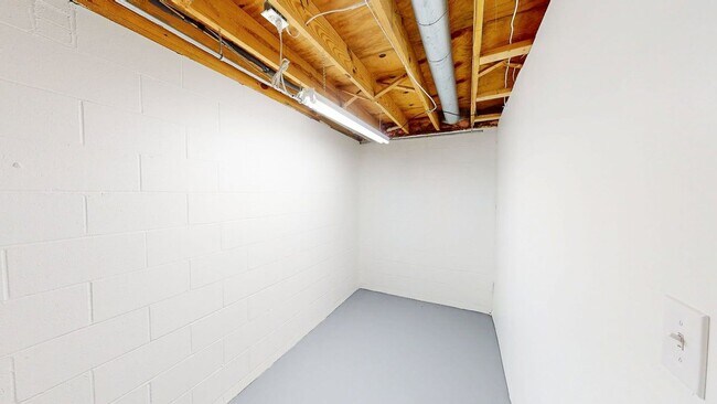 Building Photo - 159 Corbins Mill Dr