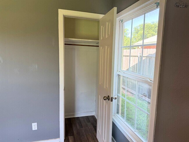 Building Photo - 2949 Cunningham Dr