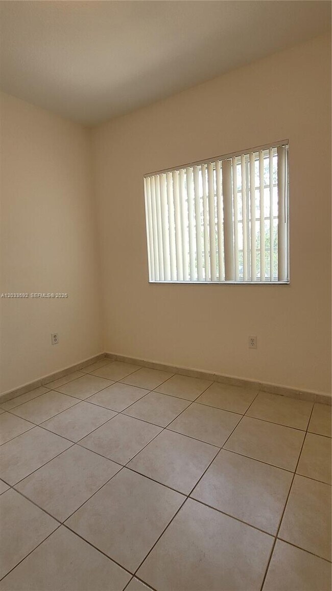 Building Photo - 7280 NW 114th Ave