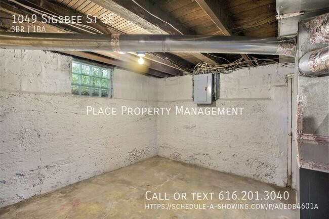 Building Photo - 1049 Sigsbee SE - Gorgeous 3 bedroom house!