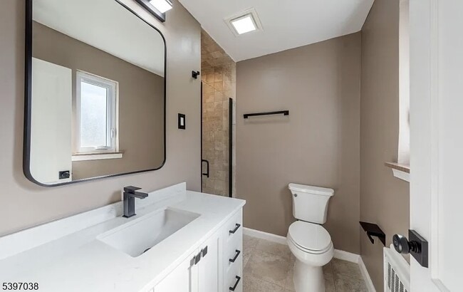 Building Photo - 85 Troy Dr