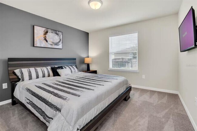 Building Photo - 7267 Oakmoss Loop