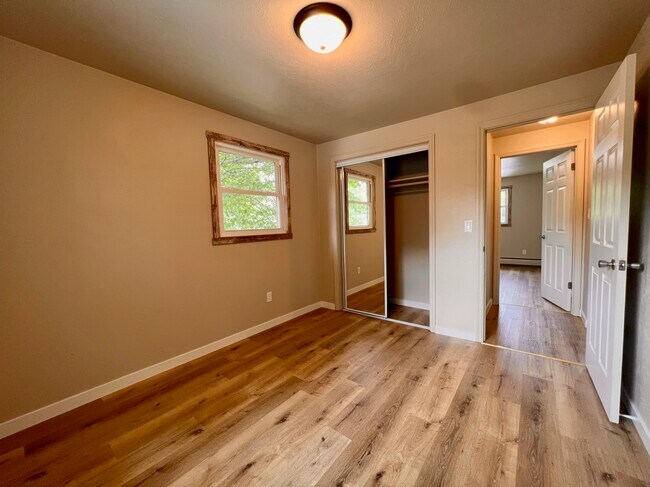 Building Photo - 420 N Norwood Ave