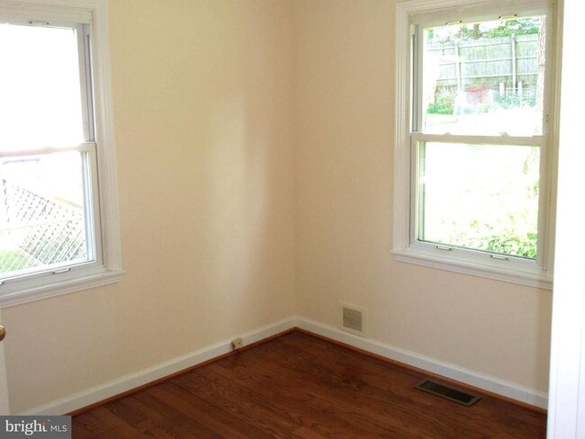 Building Photo - 3010 Ferndale St