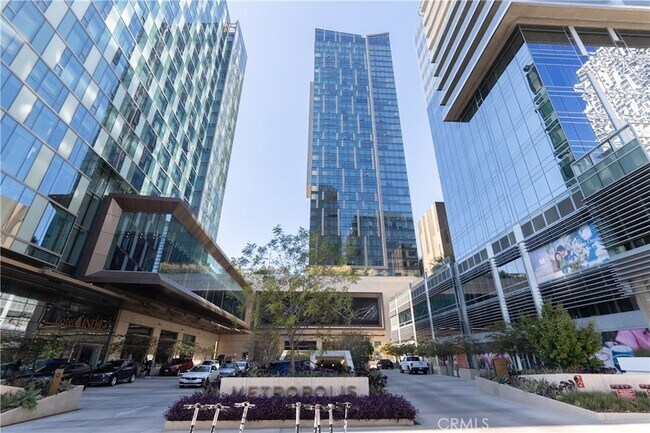 Building Photo - 889 Francisco St