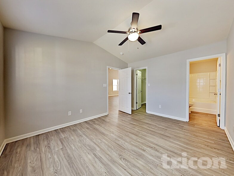 Building Photo - 10333 Hugue Way