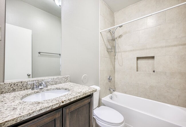 Building Photo - Eastside Beautiful 3 bed/2 baths for RENT