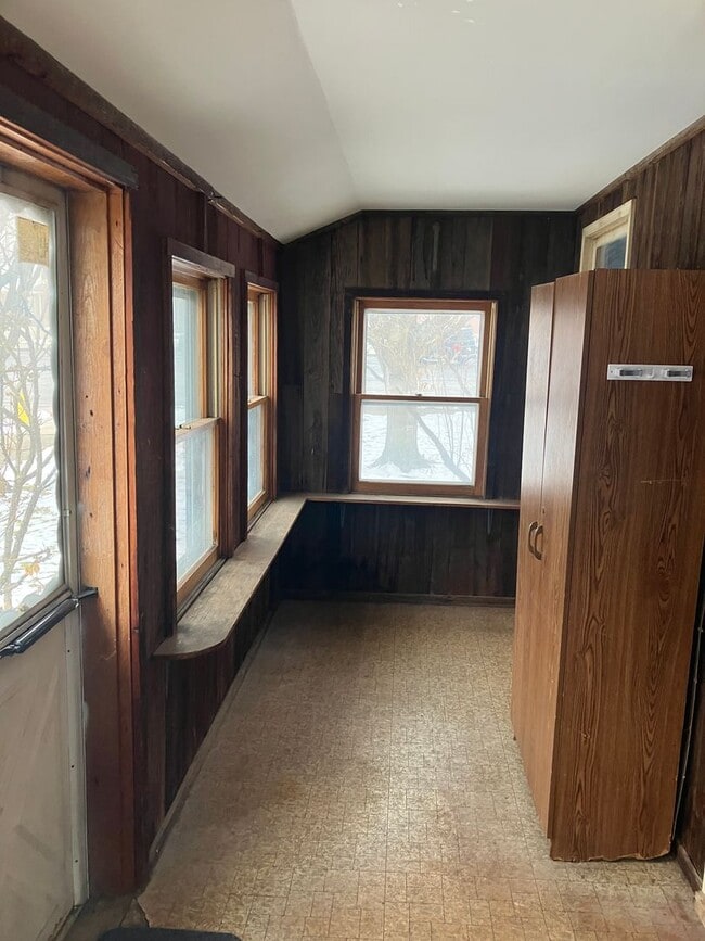 Building Photo - 612 Wallace Dr