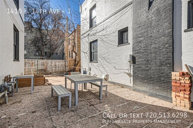 Building Photo - Freshly Updated Vintage One Bedroom Apartment