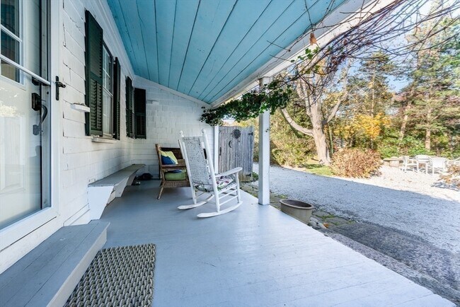 Building Photo - 415 Barlows Landing Rd