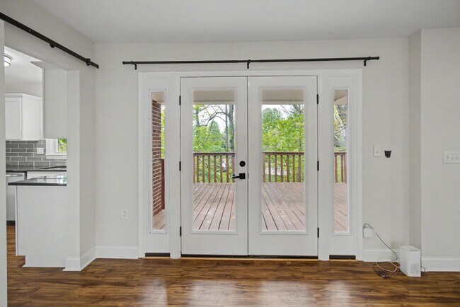 Building Photo - 415 Mountain View Rd