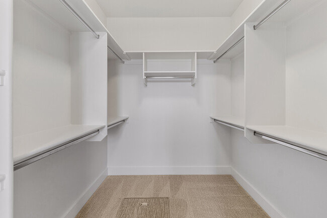 Building Photo - 4646 S Selatir Way
