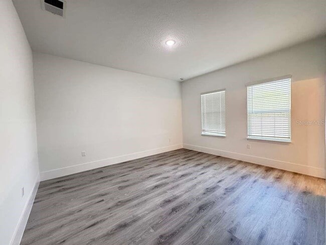 Building Photo - 3741 W Forest Dr
