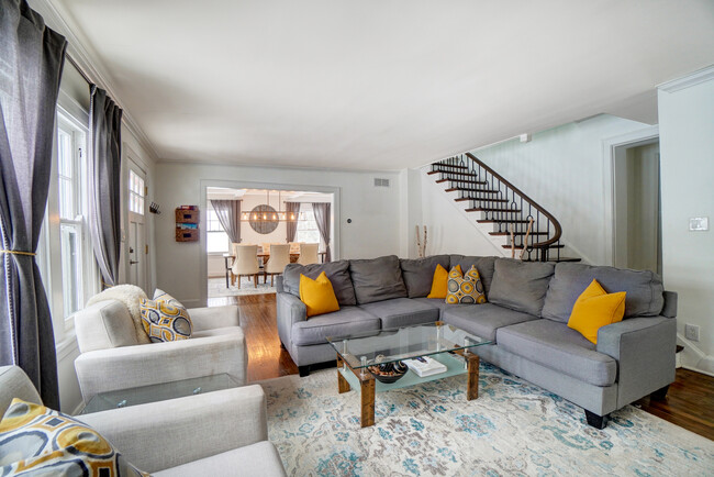 Living Room - 3930 Red Bud Ave