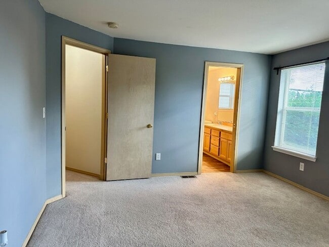 Building Photo - Roomy 4-Bedroom Home in Quiet Panther Lake Location