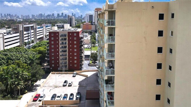 Building Photo - 3500 Coral Wy