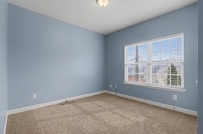 Building Photo - 140 Tulip Grove Point