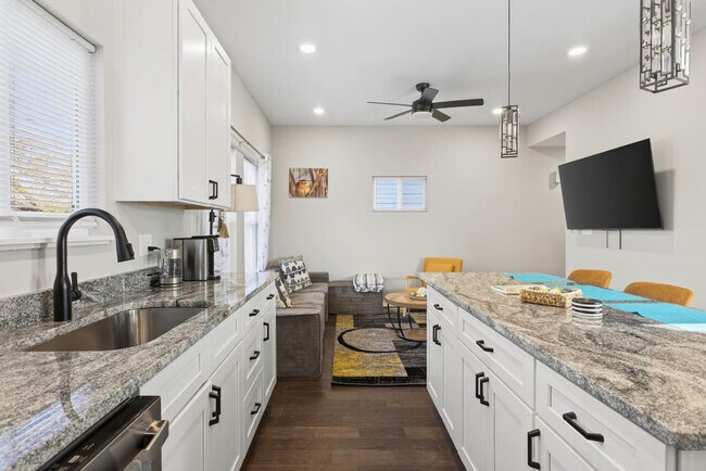 Building Photo - 518 Prospect St