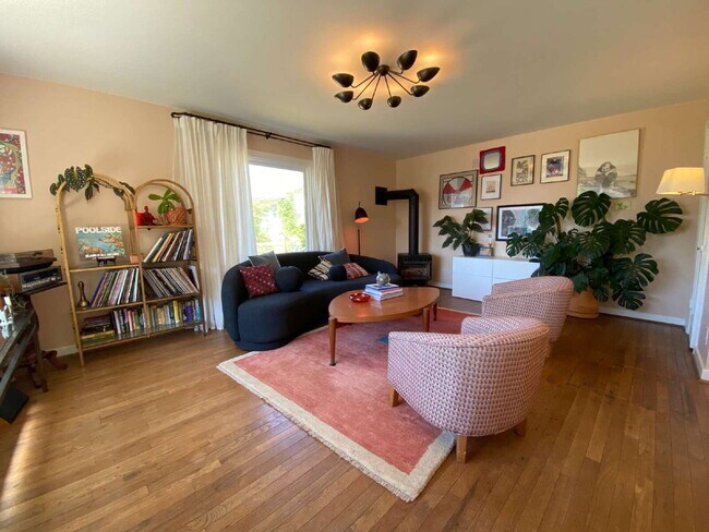 Building Photo - Charming 3-Bedroom Home with Massive Detac...