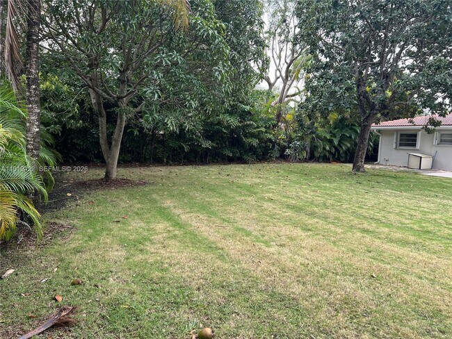 Building Photo - 16425 SW 75th Ave