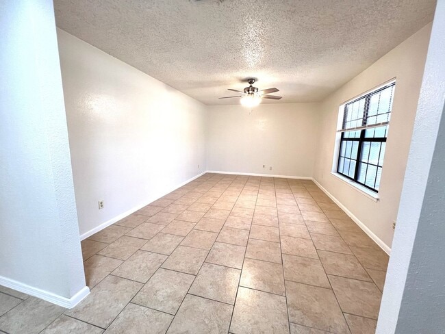 Building Photo - Charming 3-Bedroom Home for Rent in Harker...