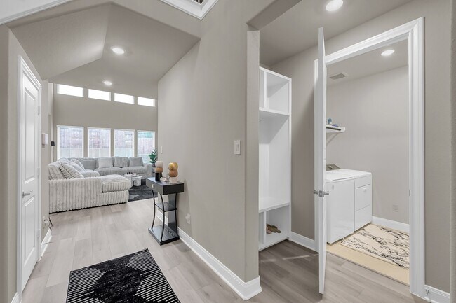 Building Photo - 1638 Shae Oak Ln