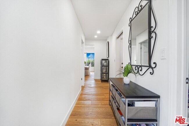 Building Photo - 3485 Ridgeford Dr