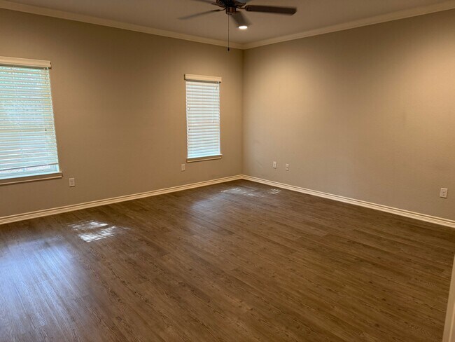 Building Photo - 2200 Woodgrove Lane