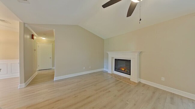 Building Photo - 317 Springwood Cir