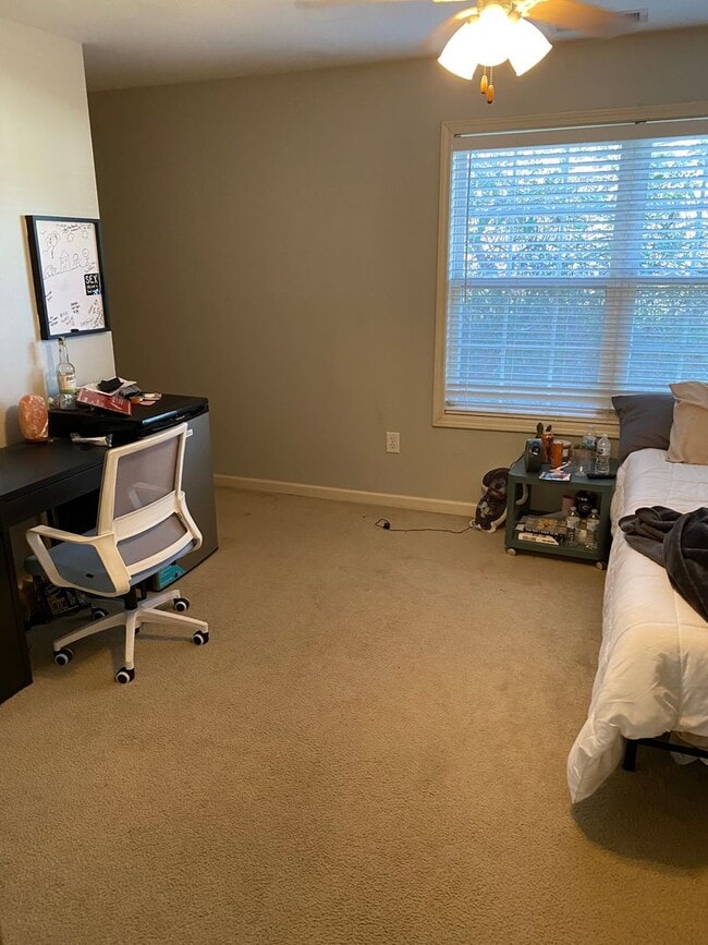 Building Photo - The Verandas on Ruth St.