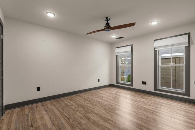 Building Photo - 80 Shady Oak Ln