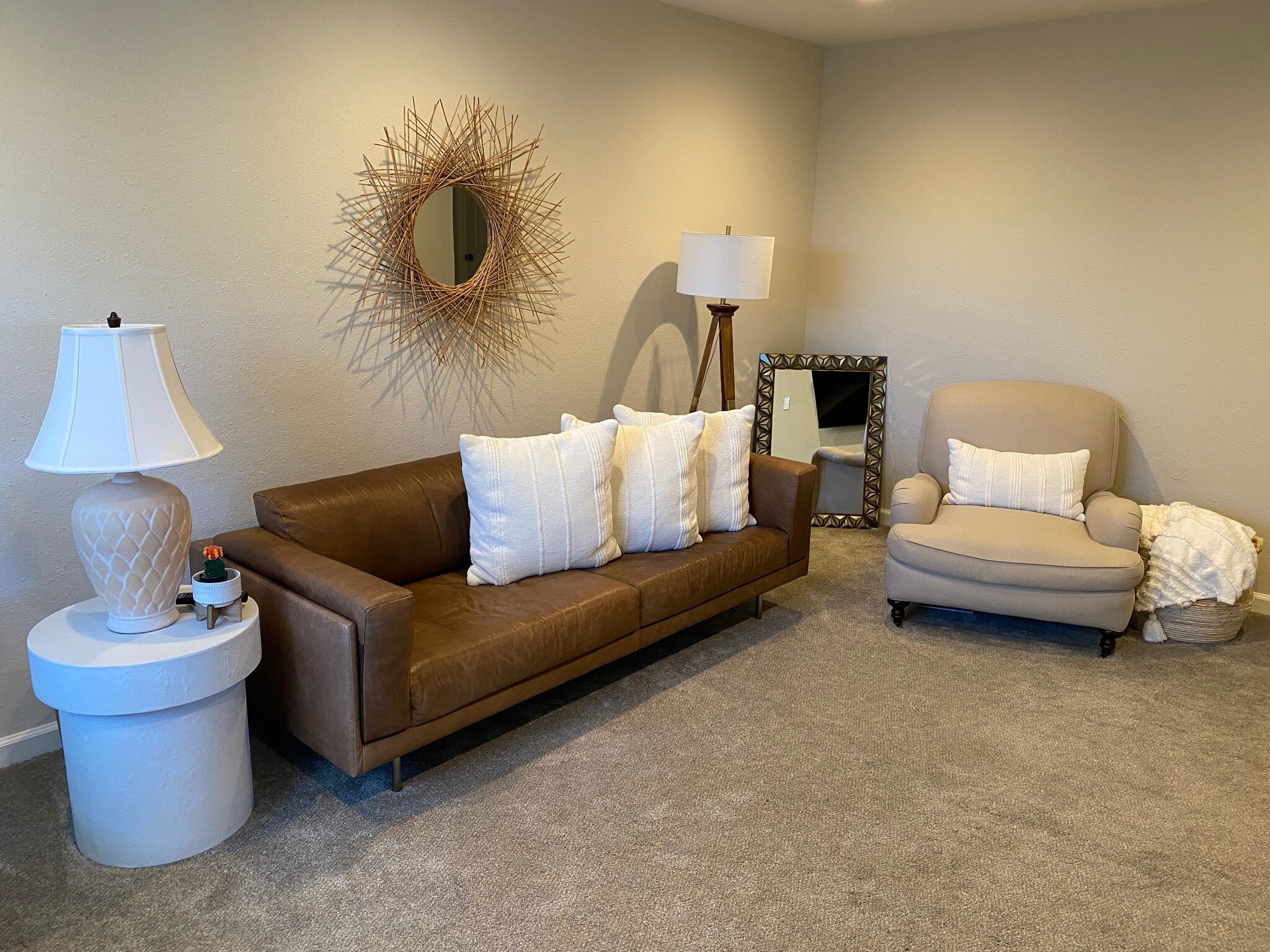 Building Photo - 837 Corcoran Ave