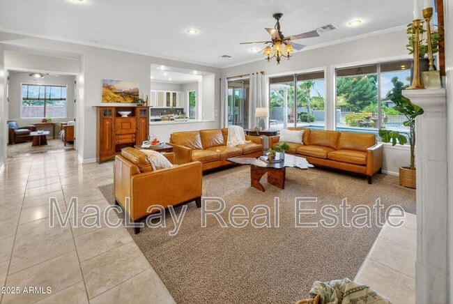 Building Photo - 527 E Tonto Dr