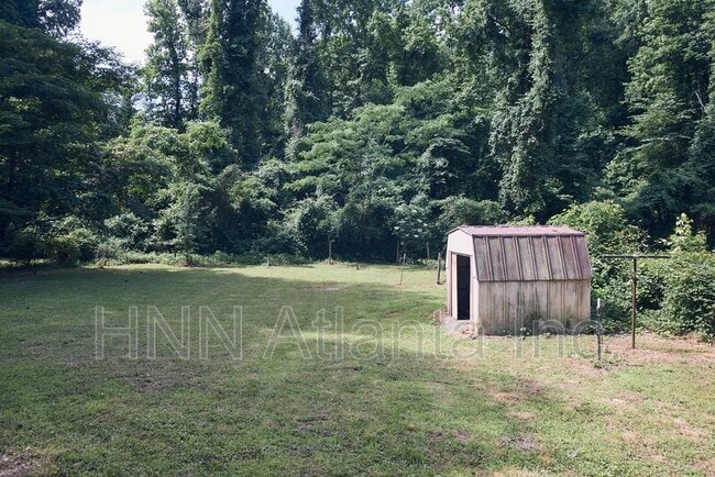 Building Photo - 826 Jefferson Ave SW