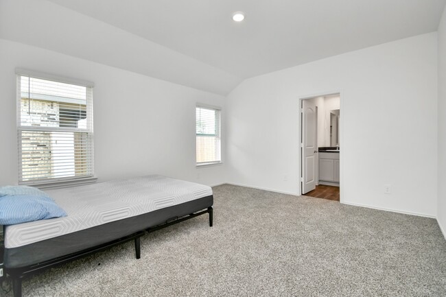 Building Photo - 5315 Castlebury Meadows Dr